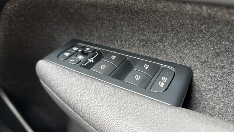 Volvo XC40 2.0 B4P Ultra Dark 5dr Auto Petrol Estate